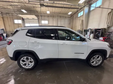 More photos of 2024 Jeep Compass Latitude at Gregg Young Toyota of Ottumwa, IA