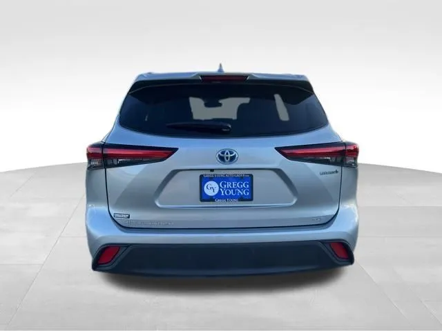 2023 Toyota Highlander Hybrid XLE photo 2