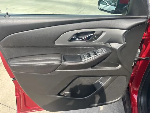 2022 Chevrolet Traverse Cloth 1LT photo 4