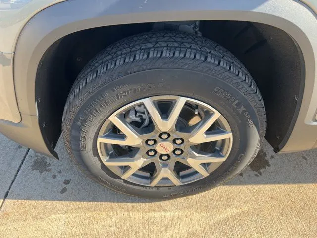 2022 Gmc Acadia SLE photo 4