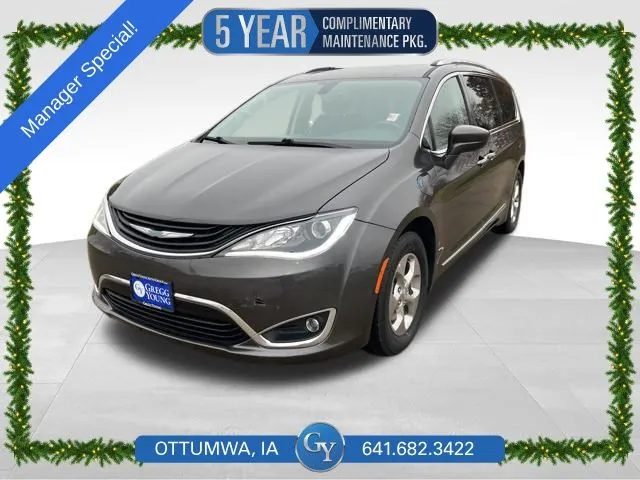 Gray 2019 Chrysler Pacifica Hybrid Touring L for sale in Ottumwa, IA