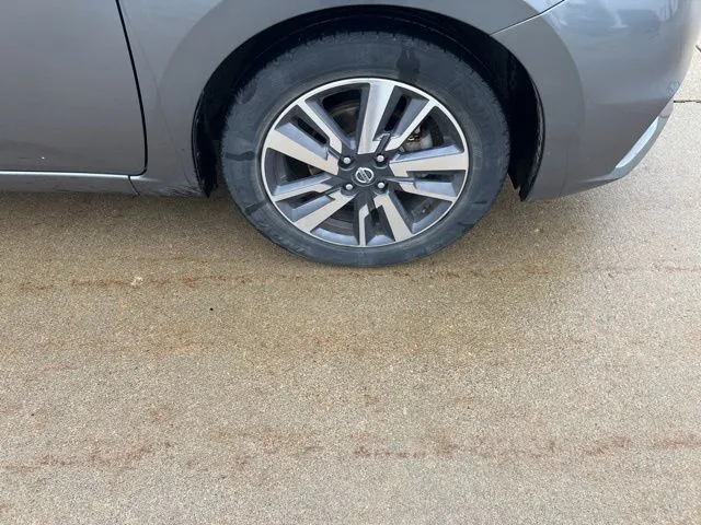 2020 Nissan Versa 1.6 SV Sedan photo 4