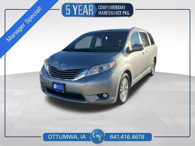 Red 2017 Toyota Sienna XLE for sale in Ottumwa, IA