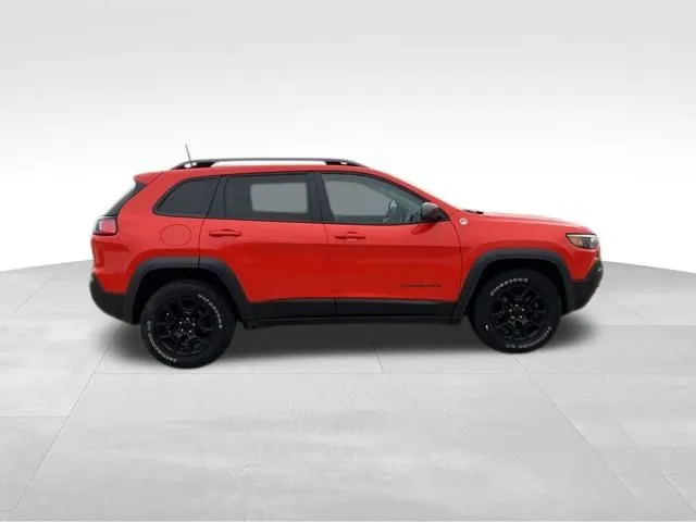 2021 Jeep Cherokee Trailhawk photo 3
