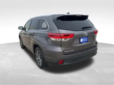 More photos of 2017 Toyota Highlander XLE at Gregg Young Toyota of Ottumwa, IA