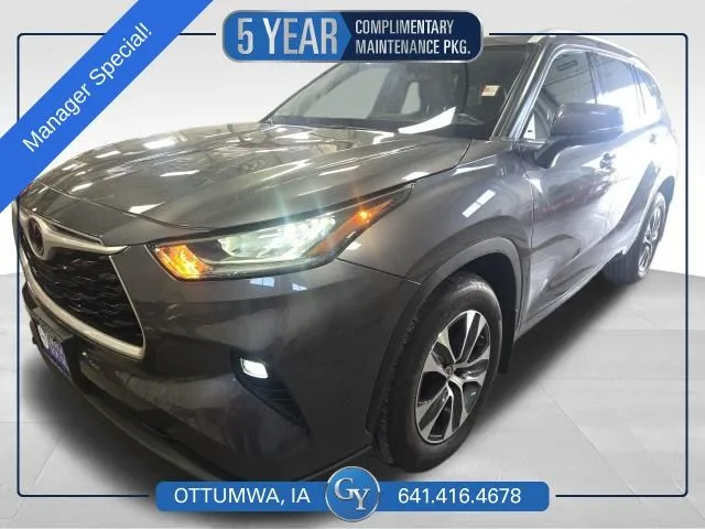 Green 2022 Toyota Highlander XLE for sale in Ottumwa, IA