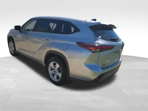 Another view of 2024 Toyota Highlander LE for sale in Ottumwa, IA at Gregg Young Toyota of Ottumwa