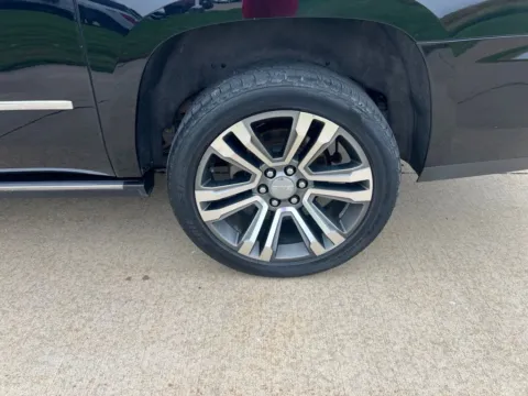 More photos of 2018 GMC Yukon XL Denali at Gregg Young Toyota of Ottumwa, IA
