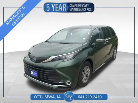 Green 2024 Toyota Sienna XLE for sale in Ottumwa, IA