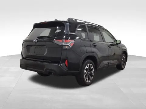 More photos of 2025 Subaru Forester Premium at Gregg Young Toyota of Ottumwa, IA