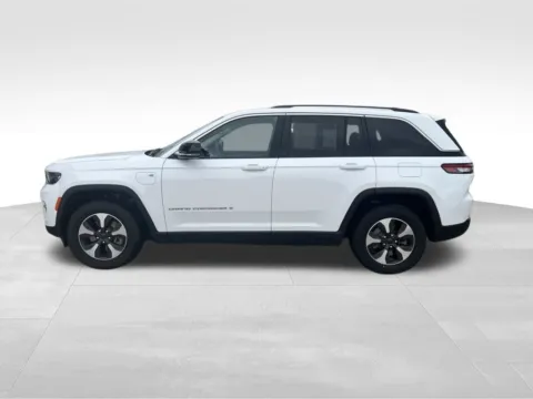 More photos of 2024 Jeep Grand Cherokee 4xe at Gregg Young Toyota of Ottumwa, IA