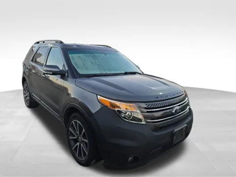 More photos of 2015 Ford Explorer XLT at Gregg Young Toyota of Ottumwa, IA