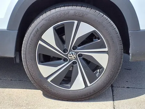 Another view of 2024 Volkswagen Taos 1.5T SE for sale in Ottumwa, IA at Gregg Young Toyota of Ottumwa