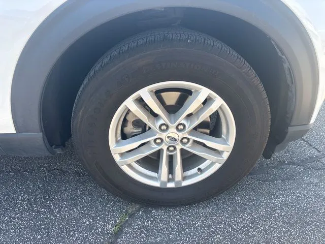 2022 Ford Explorer XLT photo 4