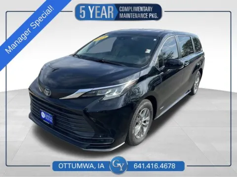 Black 2021 Toyota Sienna LE for sale in Ottumwa, IA