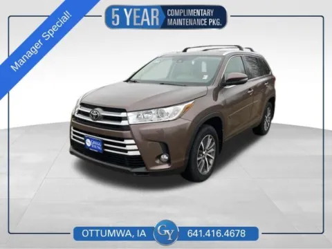 Brown 2019 Toyota Highlander XLE for sale in Ottumwa, IA