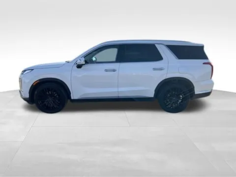 More photos of 2024 Hyundai Palisade Limited at Gregg Young Toyota of Ottumwa, IA