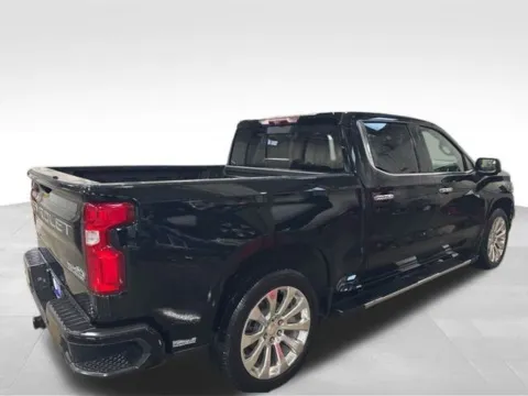 More photos of 2021 Chevrolet Silverado 1500 High Country at Gregg Young Toyota of Ottumwa, IA