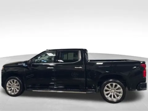 Another view of 2021 Chevrolet Silverado 1500 High Country for sale in Ottumwa, IA at Gregg Young Toyota of Ottumwa