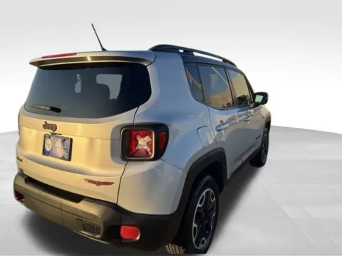 More photos of 2015 Jeep Renegade Trailhawk at Gregg Young Toyota of Ottumwa, IA
