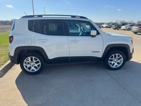More photos of 2016 Jeep Renegade Latitude at Gregg Young Toyota of Ottumwa, IA