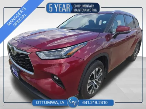 White 2022 Toyota Highlander XLE for sale in Ottumwa, IA