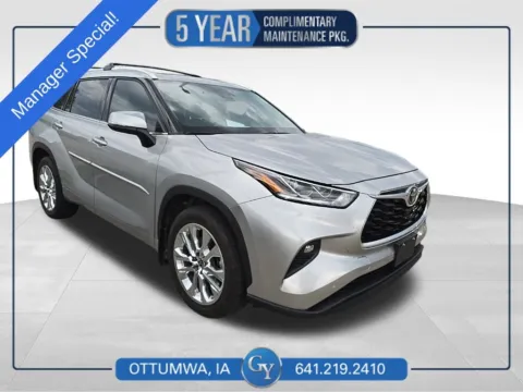 Silver 2023 Toyota Highlander Limited for sale in Ottumwa, IA