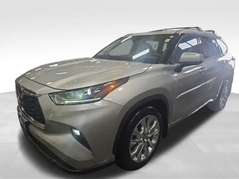 Another view of 2023 Toyota Highlander Limited for sale in Ottumwa, IA at Gregg Young Toyota of Ottumwa