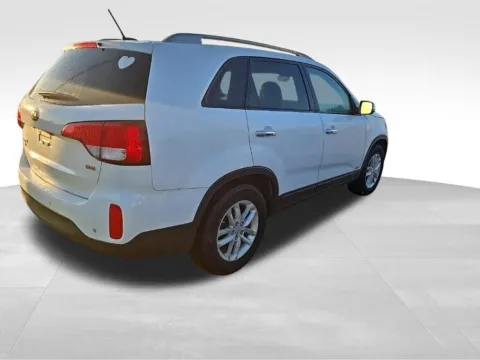 More photos of 2015 Kia Sorento LX at Gregg Young Toyota of Ottumwa, IA