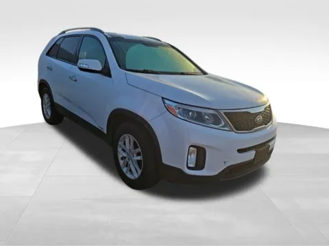 More photos of 2015 Kia Sorento LX at Gregg Young Toyota of Ottumwa, IA