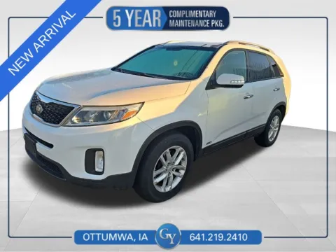 White 2015 Kia Sorento LX for sale in Ottumwa, IA