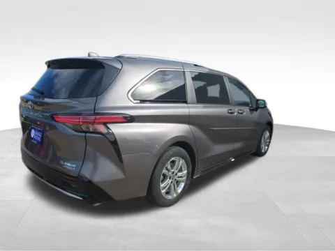 More photos of 2024 Toyota Sienna Platinum at Gregg Young Toyota of Ottumwa, IA