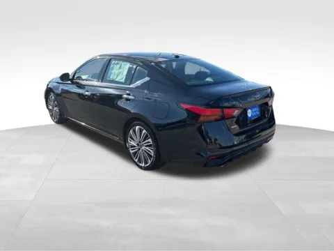 More photos of 2023 Nissan Altima 2.5 SL at Gregg Young Toyota of Ottumwa, IA