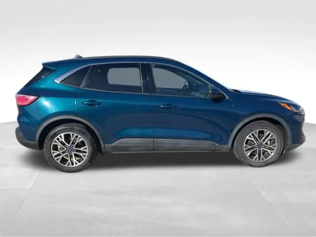 2020 Ford Escape SEL photo 3