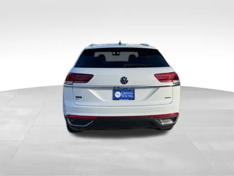 More photos of 2023 Volkswagen Atlas Cross Sport 2.0T SE w/Technology at Gregg Young Toyota of Ottumwa, IA