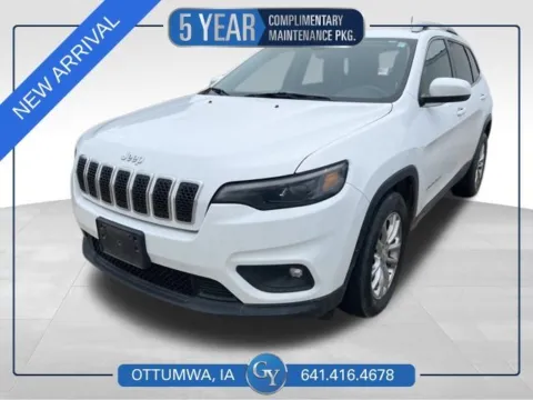 White 2019 Jeep Cherokee Latitude for sale in Ottumwa, IA