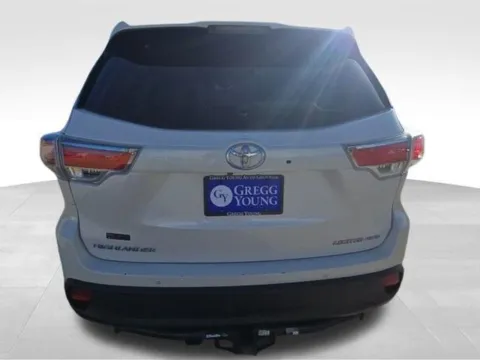 More photos of 2015 Toyota Highlander Limited at Gregg Young Toyota of Ottumwa, IA
