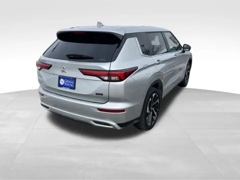 More photos of 2024 Mitsubishi Outlander SE at Gregg Young Toyota of Ottumwa, IA