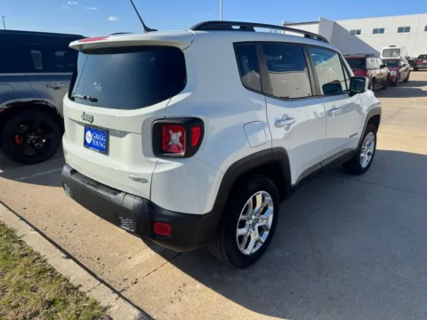 More photos of 2016 Jeep Renegade Latitude at Gregg Young Toyota of Ottumwa, IA