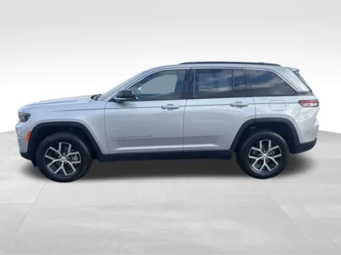 Another view of 2024 Jeep Grand Cherokee Limited for sale in Ottumwa, IA at Gregg Young Toyota of Ottumwa