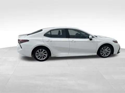 More photos of 2024 Toyota Camry SE at Gregg Young Toyota of Ottumwa, IA