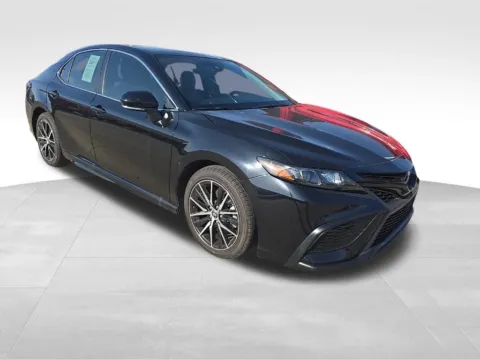 More photos of 2024 Toyota Camry SE at Gregg Young Toyota of Ottumwa, IA