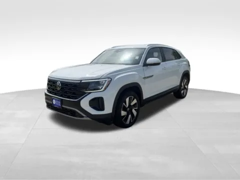 More photos of 2025 Volkswagen Atlas Cross Sport 2.0T SE w/Technology at Gregg Young Toyota of Ottumwa, IA