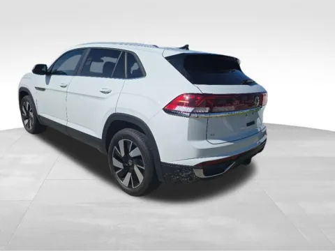 Photos of 2025 Volkswagen Atlas Cross Sport 2.0T SE w/Technology for sale in Ottumwa, IA at Gregg Young Toyota of Ottumwa