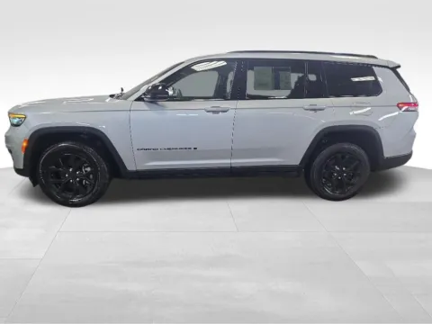 Another view of 2024 Jeep Grand Cherokee L Altitude for sale in Ottumwa, IA at Gregg Young Toyota of Ottumwa