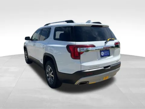 More photos of 2023 GMC Acadia SLT at Gregg Young Toyota of Ottumwa, IA