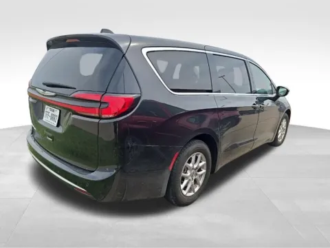 More photos of 2023 Chrysler Pacifica Touring L at Gregg Young Toyota of Ottumwa, IA