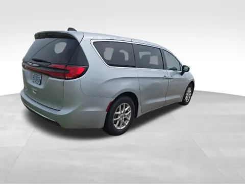 More photos of 2023 Chrysler Pacifica Touring L at Gregg Young Toyota of Ottumwa, IA
