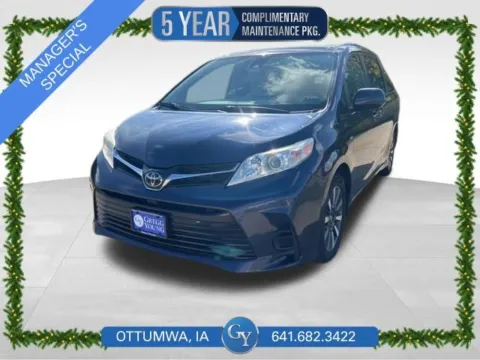 Blue 2019 Toyota Sienna LE for sale in Ottumwa, IA