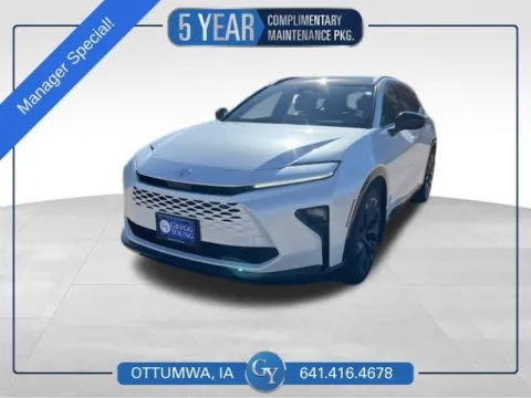 White 2025 Toyota Crown Signia Limited for sale in Ottumwa, IA